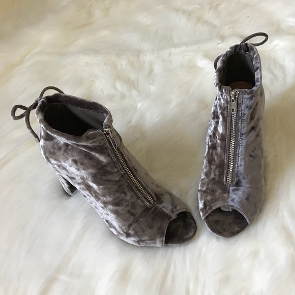 Report Shoes - REPORT Velvet Bootie